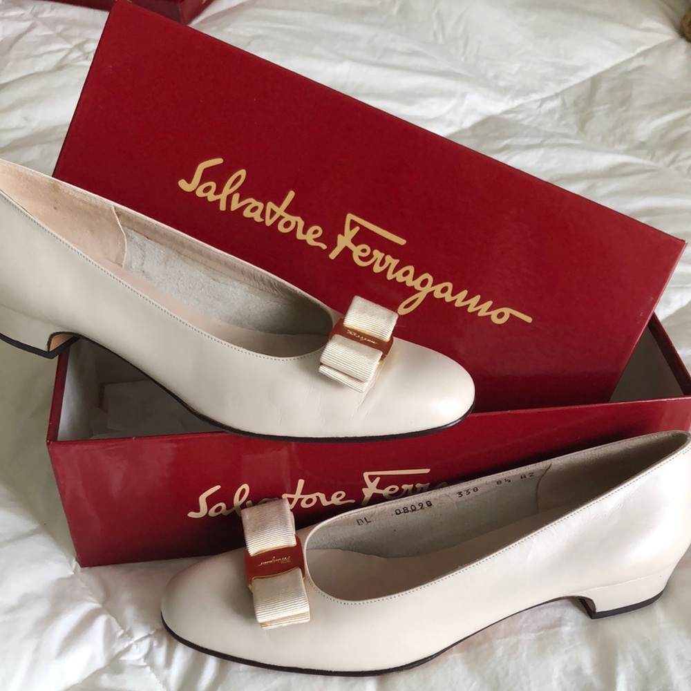 Timeless Lillaz 8 1/2AA Ferragamo Italian Ice Pump Shoes